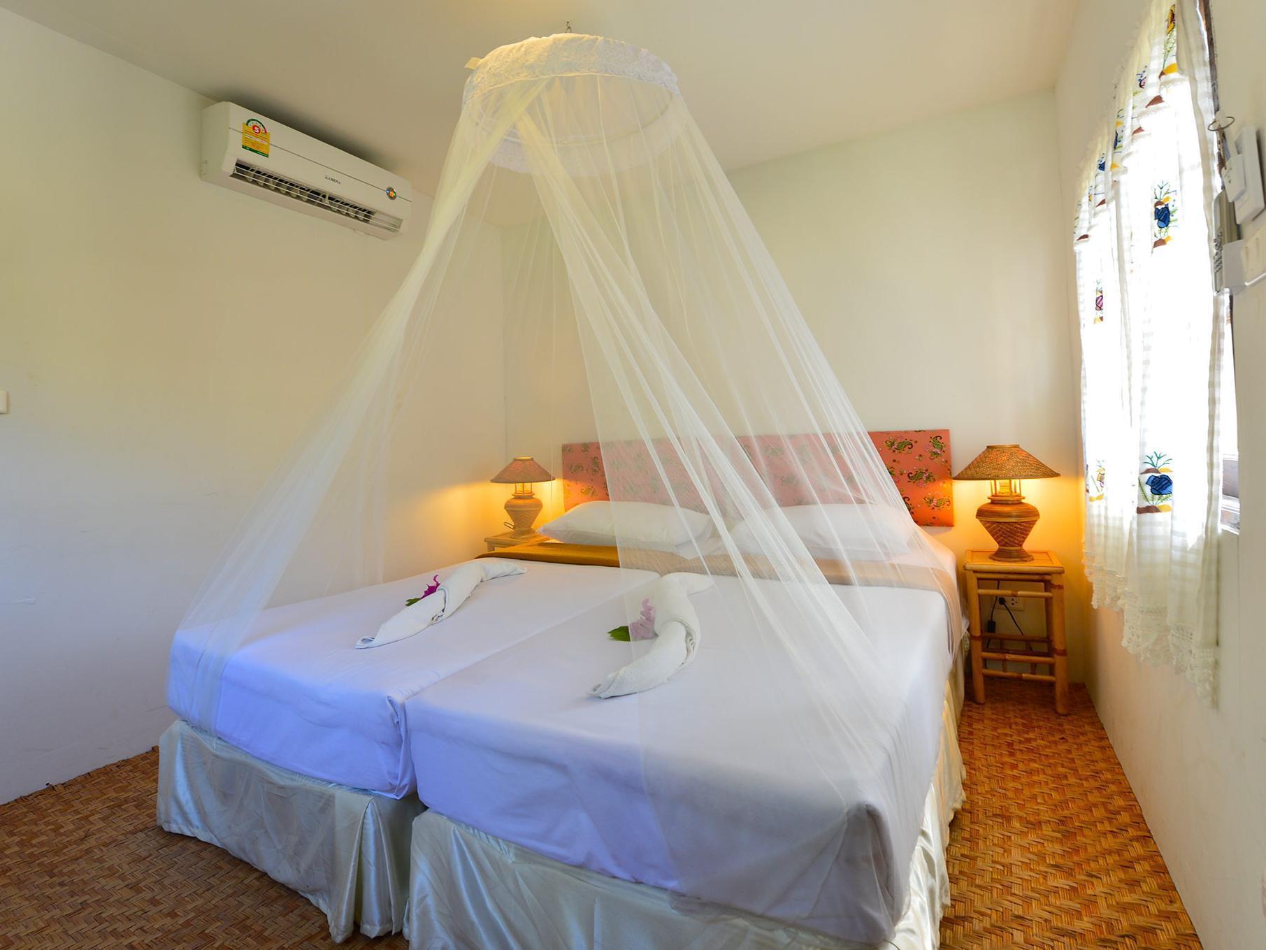 Charlie Hut Bungalow Hotel Ko Phi Phi ภายนอก รูปภาพ